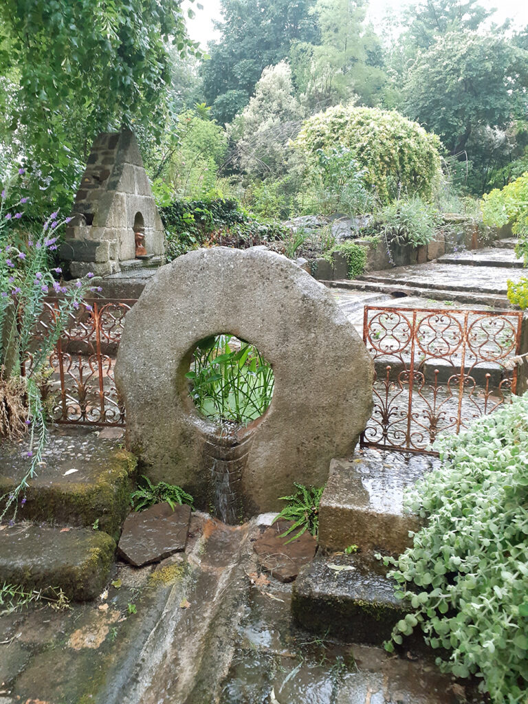 La fontaine du jardin Polypodes